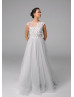 3D Flower Appliques Tulle V Back Wedding Dress With Pockets